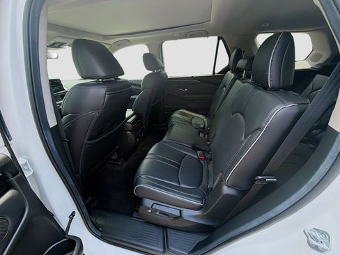 Used 2025 Honda Pilot Elite image 24