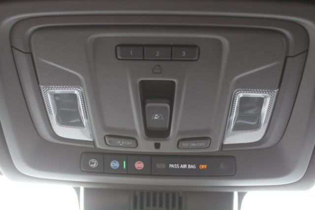 Used 2025 GMC Sierra 1500 SLT AWD/4WD image 34