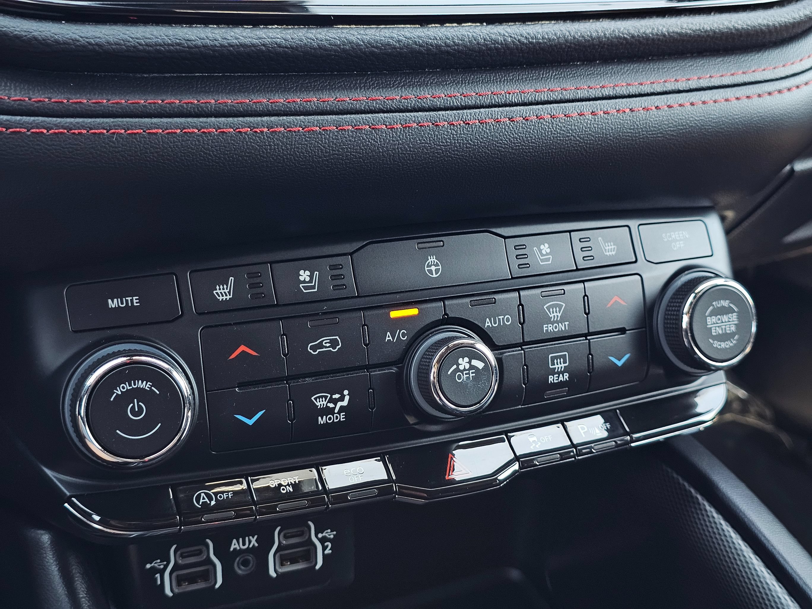 Used 2023 Dodge Durango GT RWD image 40