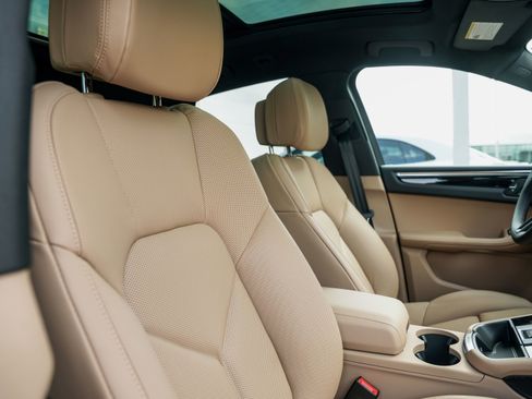 New 2026 Porsche Macan image 35
