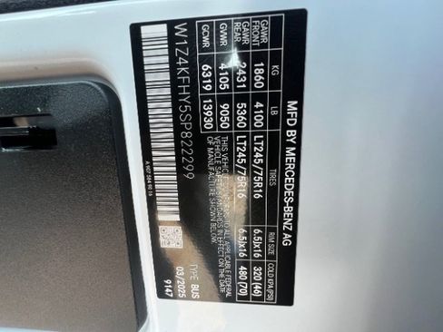 Used 2025 Mercedes-Benz Sprinter 2500 image 9