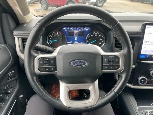 Used 2024 Ford Expedition XLT AWD/4WD image 26