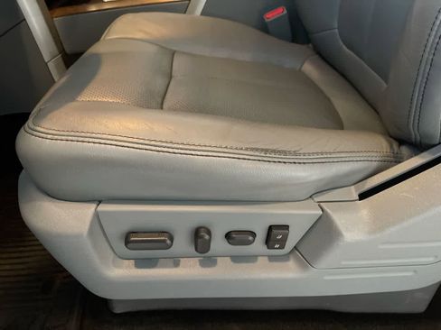 Used 2013 Ford F150 Lariat w/ Lariat Chrome Pkg image 12