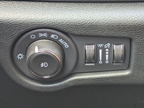 New 2026 Chrysler Pacifica Select image 18