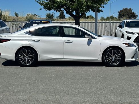 Certified 2025 Lexus ES 300h w/ Premium Package FWD image 3