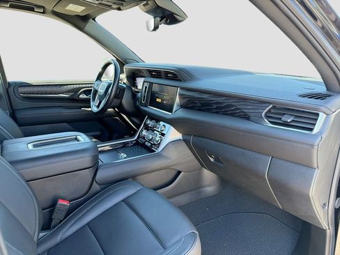 Used 2024 GMC Yukon Denali w/ Denali Reserve Package image 16