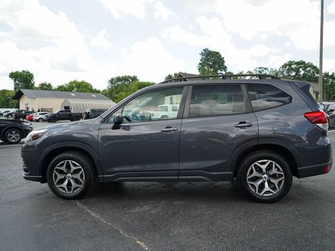 Used 2023 Subaru Forester Premium AWD/4WD image 25