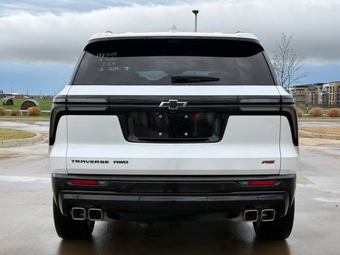 Used 2024 Chevrolet Traverse RS w/ LPO, Floor Liner Package image 6