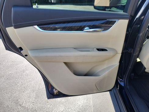 Used 2019 Cadillac XT5 Premium Luxury FWD image 16