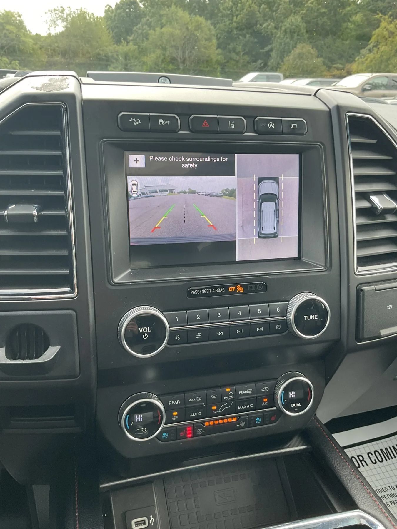 Used 2019 Ford Expedition Limited w/ Equipment Group 303A AWD/4WD image 43