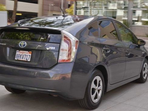 Used 2014 Toyota Prius Three image 6
