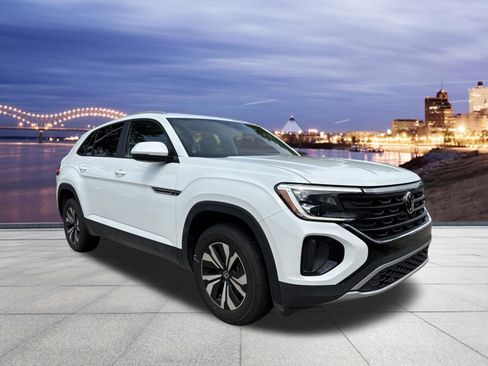 Used 2024 Volkswagen Atlas Cross Sport SE FWD image 4