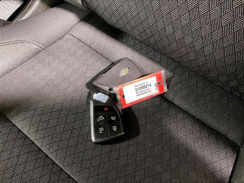 Used 2022 Chevrolet Silverado 1500 LT image 30