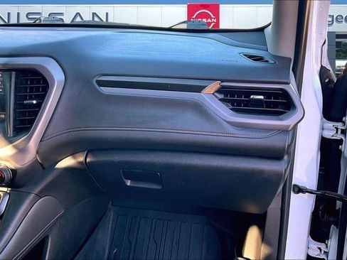 Used 2022 GMC Acadia AT4 w/ Technology Package image 23