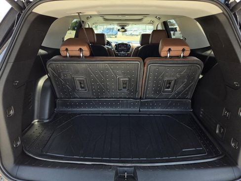 Certified 2021 Chevrolet Traverse High Country FWD image 12