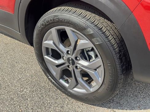 Certified 2024 Kia Seltos S FWD image 3