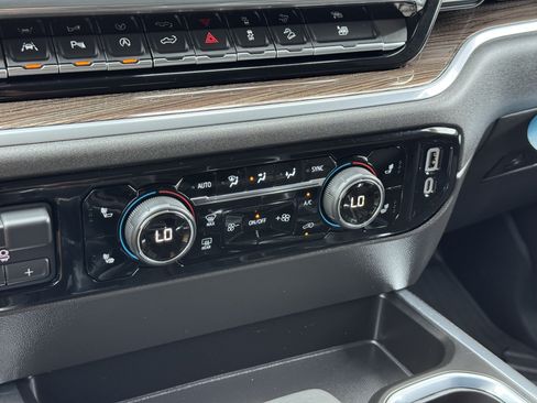 Certified 2025 Chevrolet Silverado 1500 LT Trail Boss w/ LT Trail Boss Premium Package AWD/4WD image 30
