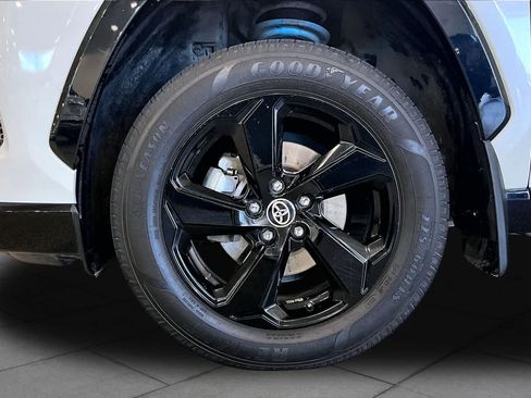 Used 2021 Toyota RAV4 XSE AWD/4WD image 11