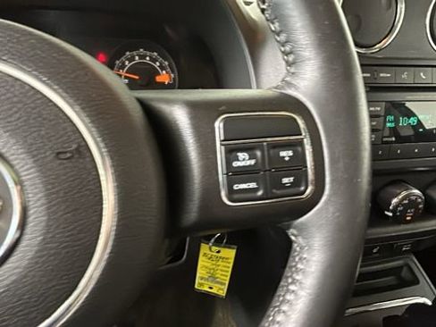 Used 2016 Jeep Patriot High Altitude AWD/4WD image 17
