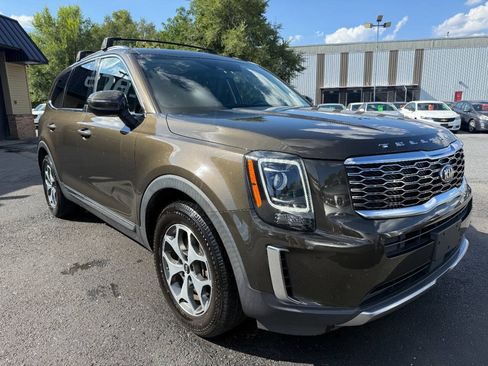 Used 2020 Kia Telluride EX AWD/4WD image 3