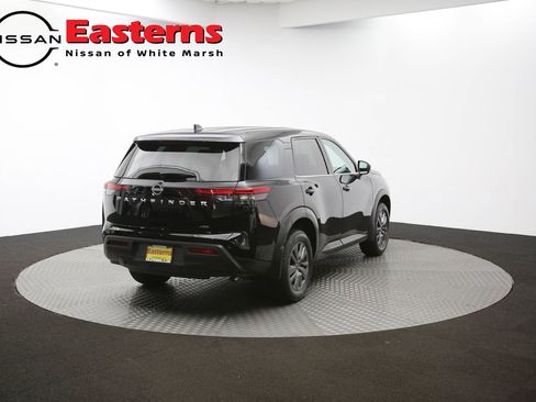 Used 2025 Nissan Pathfinder S image 64