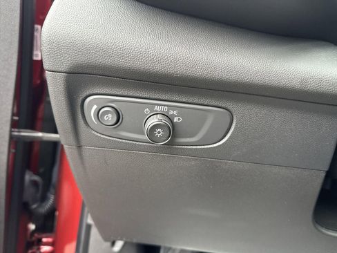 Used 2023 Buick Envision Essence FWD image 18