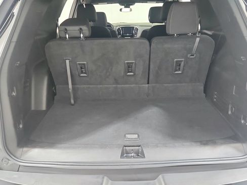 Used 2023 Chevrolet Traverse LT FWD image 24