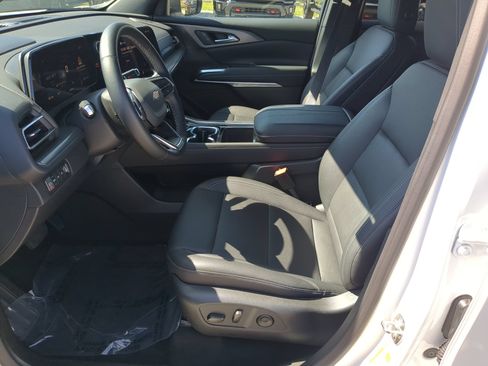 Used 2026 Chevrolet Traverse LT AWD/4WD image 16