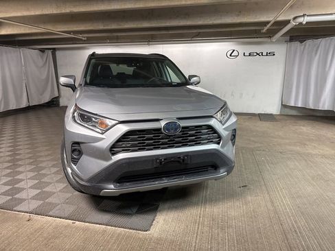 Used 2020 Toyota RAV4 Limited image 2