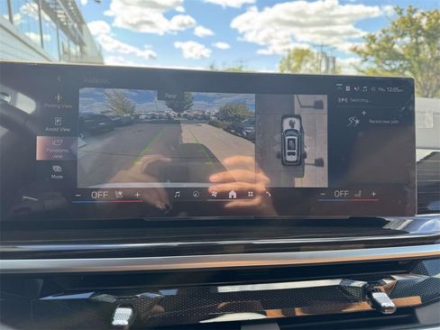 Certified 2025 BMW X7 xDrive40i w/ M Sport Package image 16