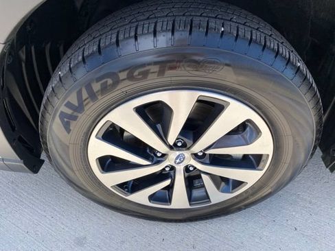 Certified 2025 Subaru Outback Premium AWD/4WD image 28