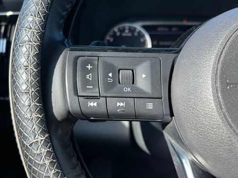 Used 2023 Nissan Pathfinder SV w/ SV Premium Package FWD image 21