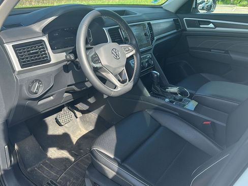Used 2023 Volkswagen Atlas SE AWD/4WD image 12