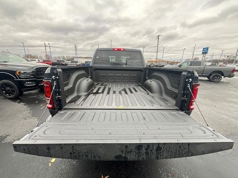 New 2026 RAM 2500 Big Horn AWD/4WD image 7