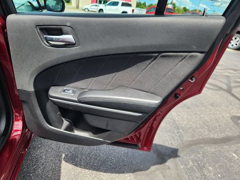 Used 2019 Dodge Charger SXT AWD/4WD image 13