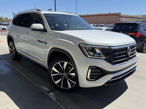 Used 2024 Volkswagen Atlas SEL Premium R-Line AWD/4WD image 6
