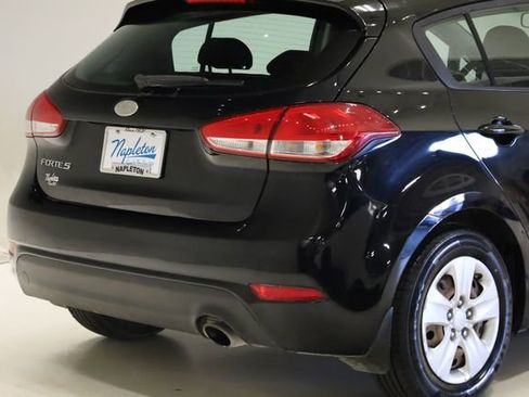 Used 2017 Kia Forte LX image 6