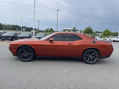 Used 2020 Dodge Challenger SXT w/ Plus Package image 4