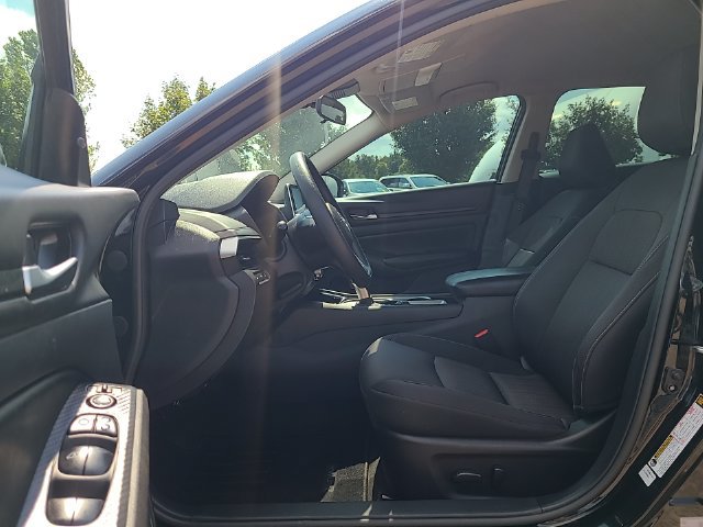 Used 2024 Nissan Altima 2.5 SV AWD/4WD image 12