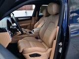 Certified 2022 Porsche Cayenne Platinum Edition image 5