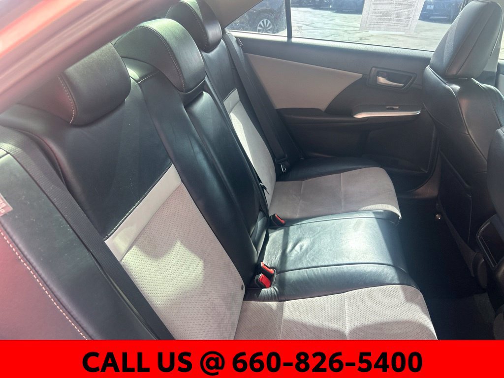 Used 2012 Toyota Camry SE w/ Leather Pkg FWD image 7