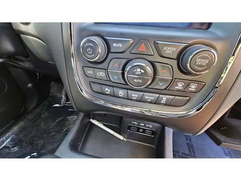 Used 2018 Dodge Durango GT w/ Premium Group image 30