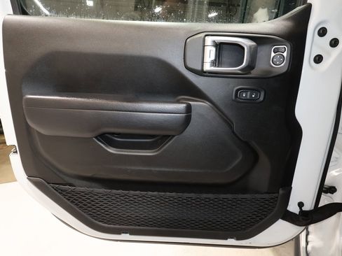 Used 2024 Jeep Wrangler Unlimited Rubicon image 21