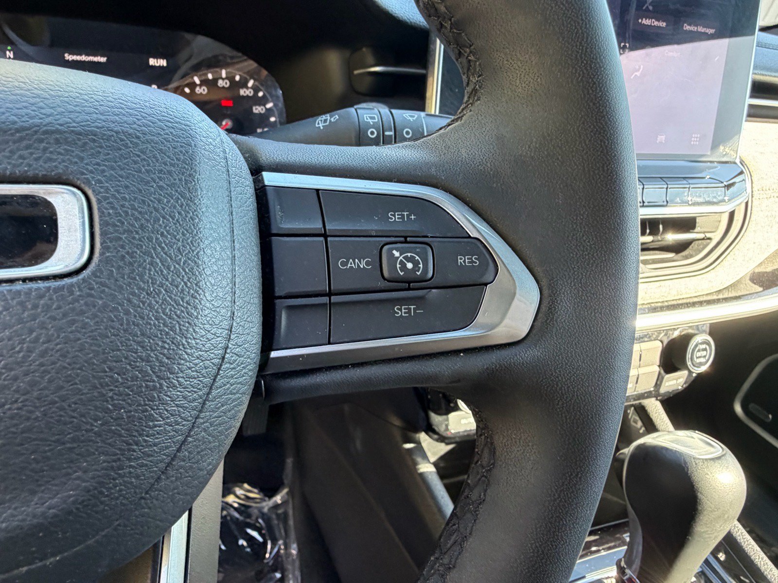 Used 2023 Jeep Compass Latitude w/ Sun and Sound Group AWD/4WD image 27