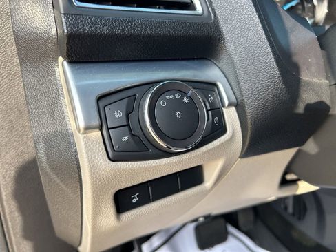 Used 2018 Ford Explorer Limited w/ Equipment Group 301A FWD image 16