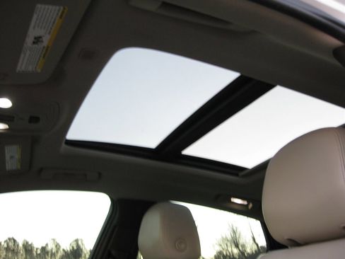 Used 2016 Cadillac XTS Premium image 25