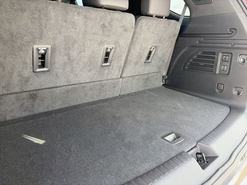 Used 2024 Chevrolet Traverse RS w/ LPO, Floor Liner Package AWD/4WD image 33