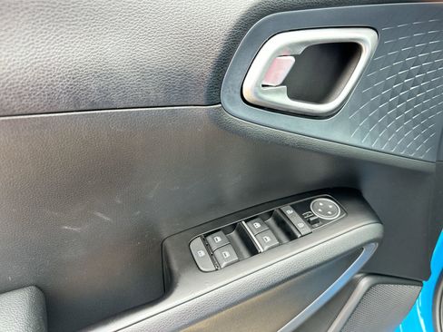 Used 2024 Kia Soul EX FWD image 13