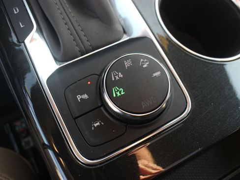 Used 2024 Chevrolet Blazer Premier w/ Driver Confidence II Package image 25