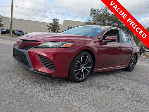 Used 2018 Toyota Camry SE image 8